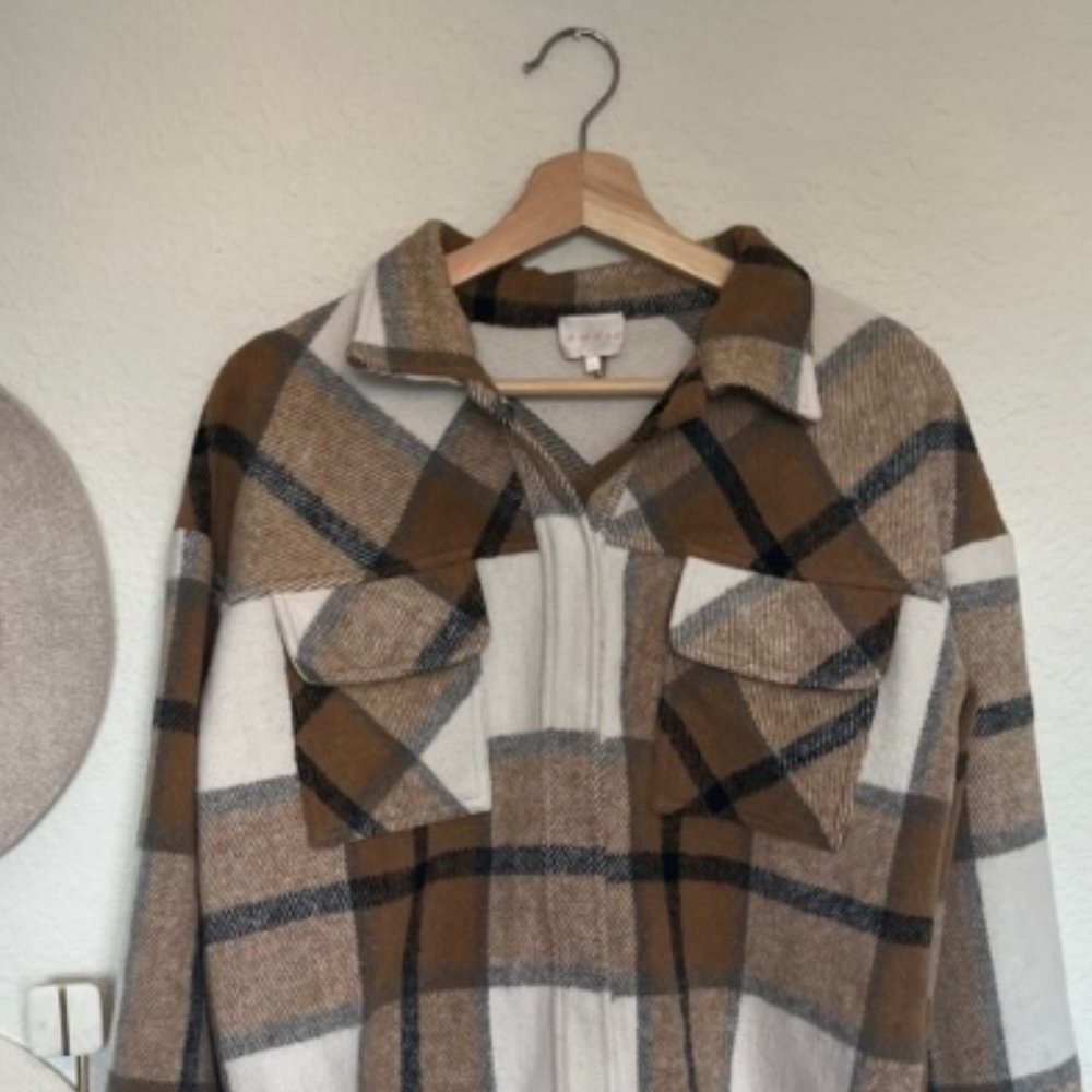 Entro Plaid Shacket - Picture 4 of 5
